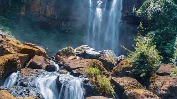 curug luhur cianjur undakan batu cadas