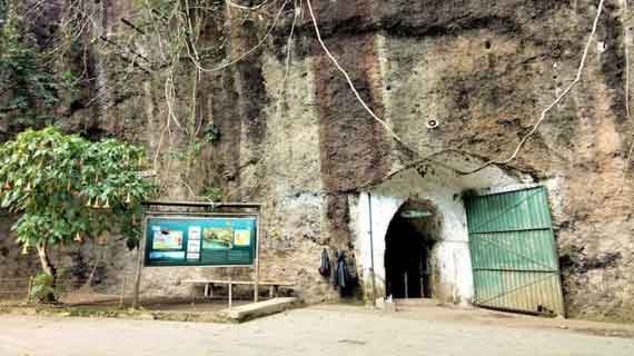 goa belanda juanda forest park