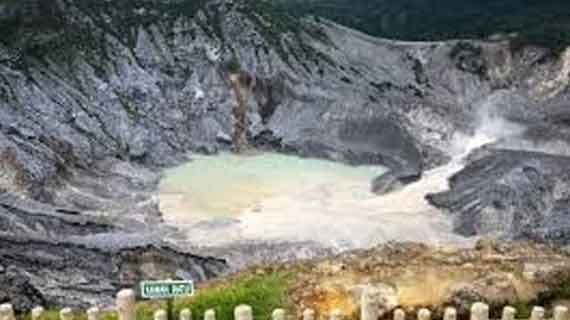 gunung tangkuban perahu kawah ratu