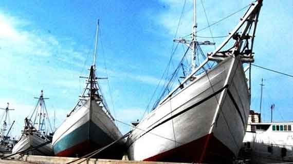 pelabuhan sunda kelapa kapal pinisi